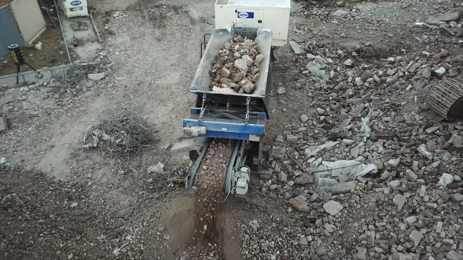 Видео: Щековая дробилка Nordmann K-750 в действии