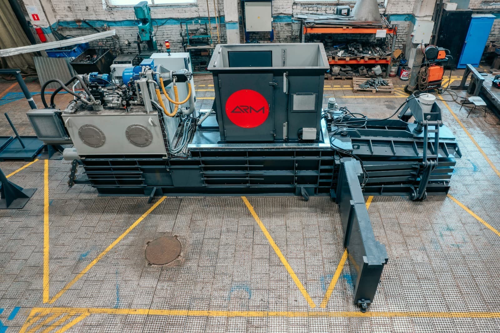 Видео: Автоматический горизонтальный пресс ПГ-90 от AXE Machinery — фото 1