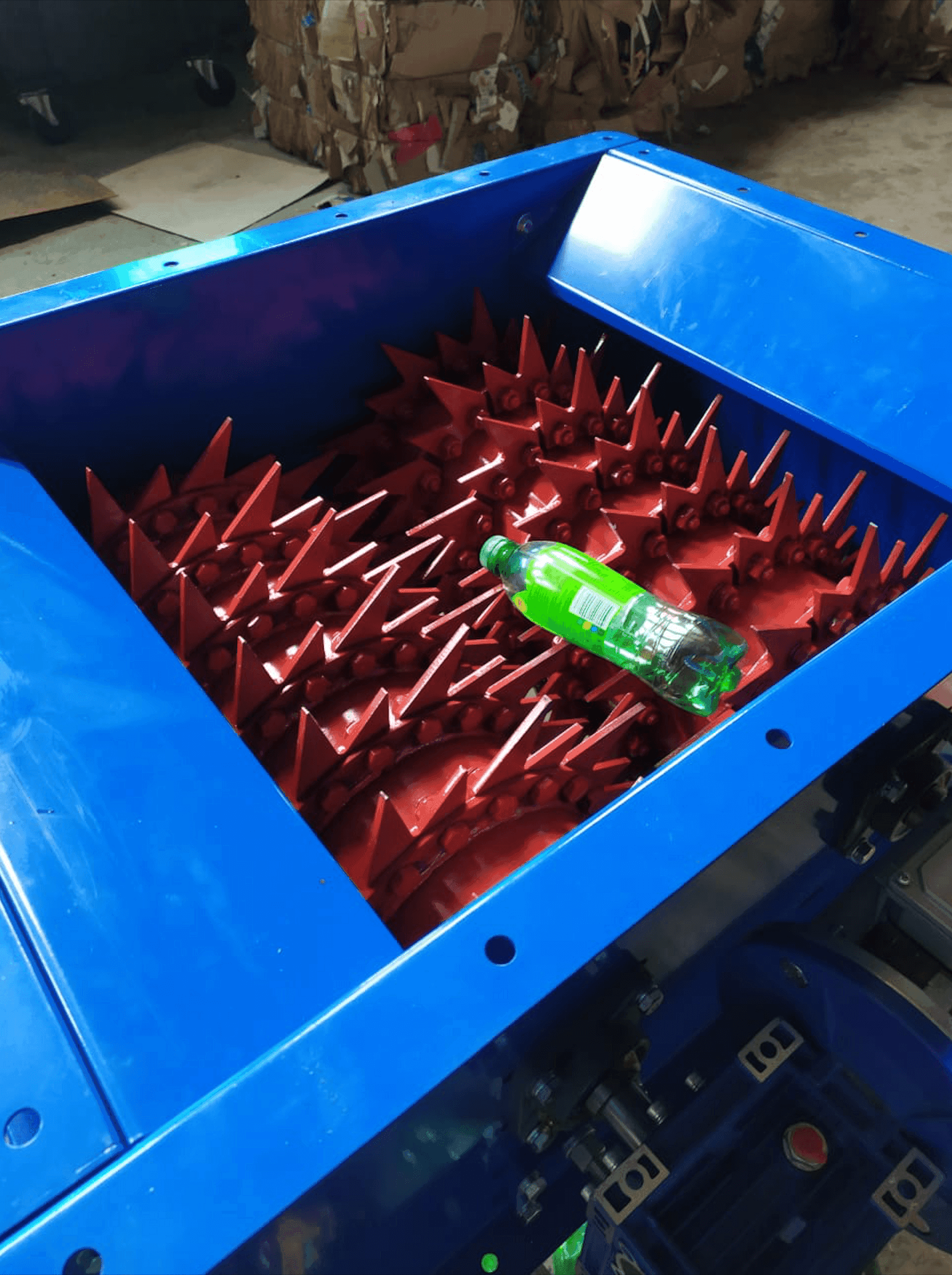 Конструкторы AXE Recycling спроектировали перфоратор для ПЭТ — фото 5