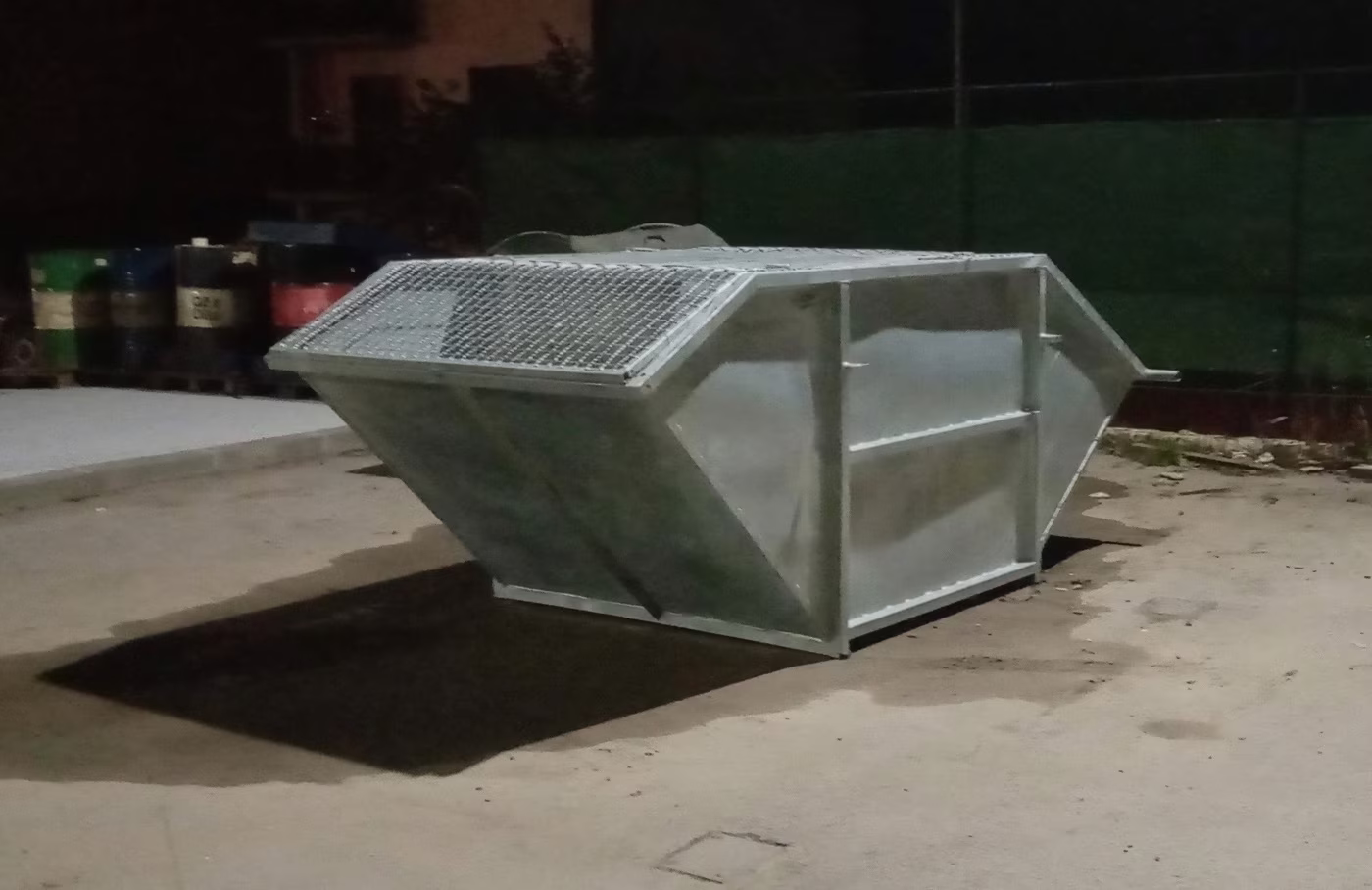 Оцинкованный большой контейнер для отходов