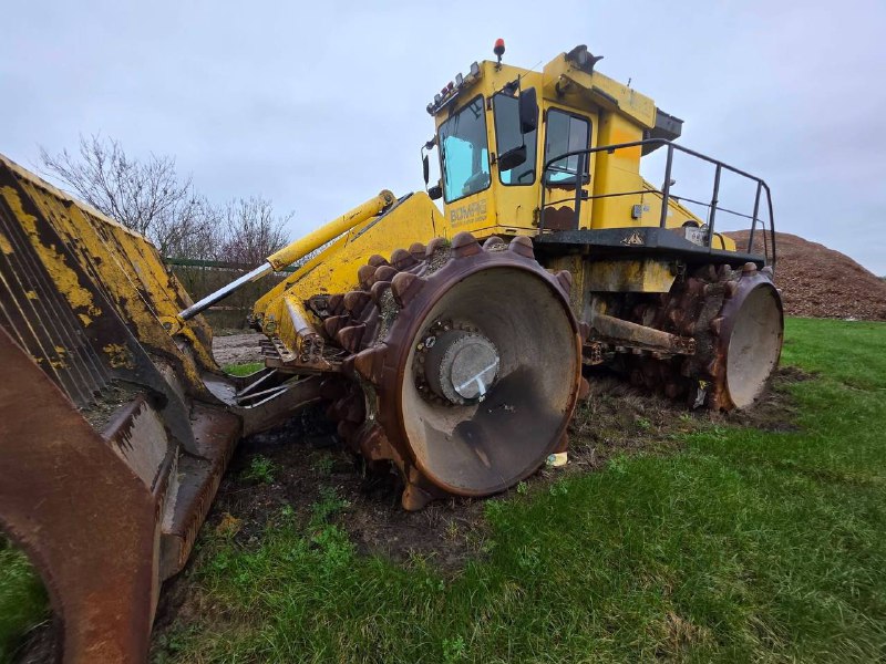 BOMAG BC 572 — полигонный компактор — миниатюра 2